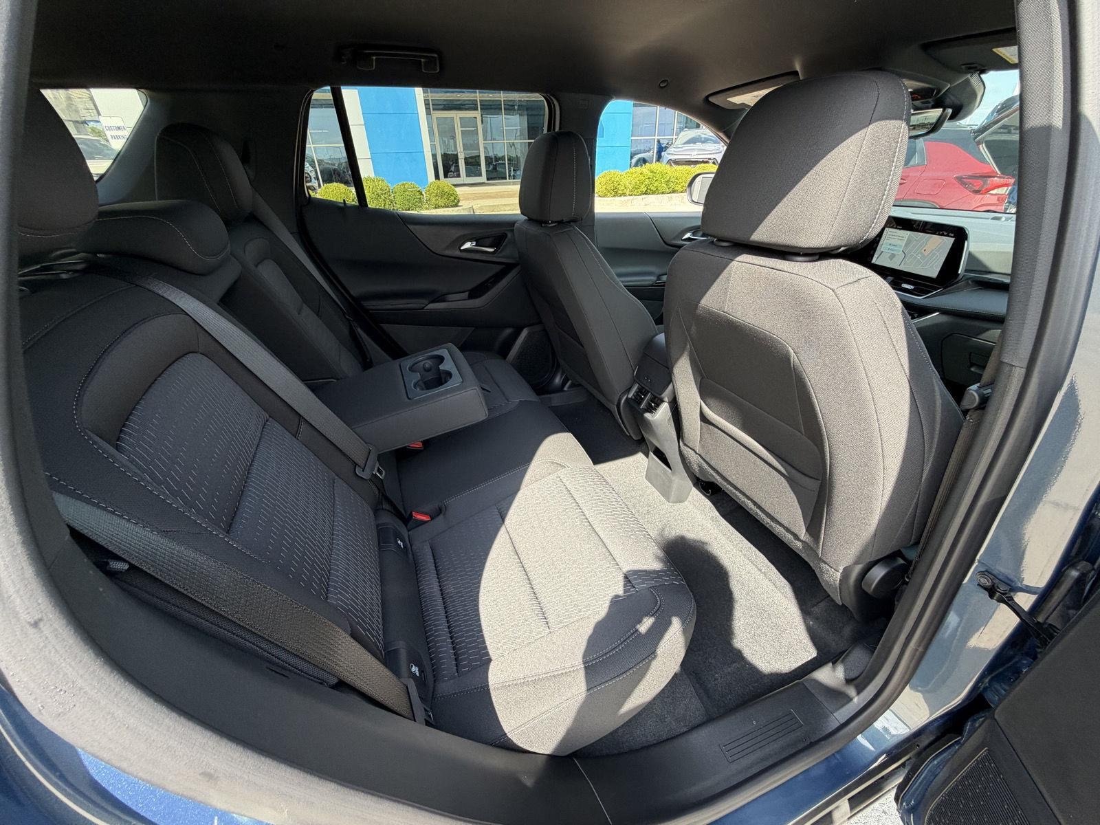 2027 Chevrolet Equinox LT - Photo 27