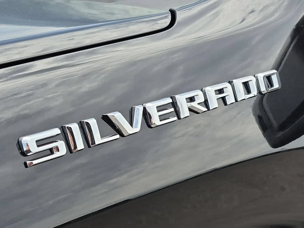New 2026 Black Chevrolet RST image 31