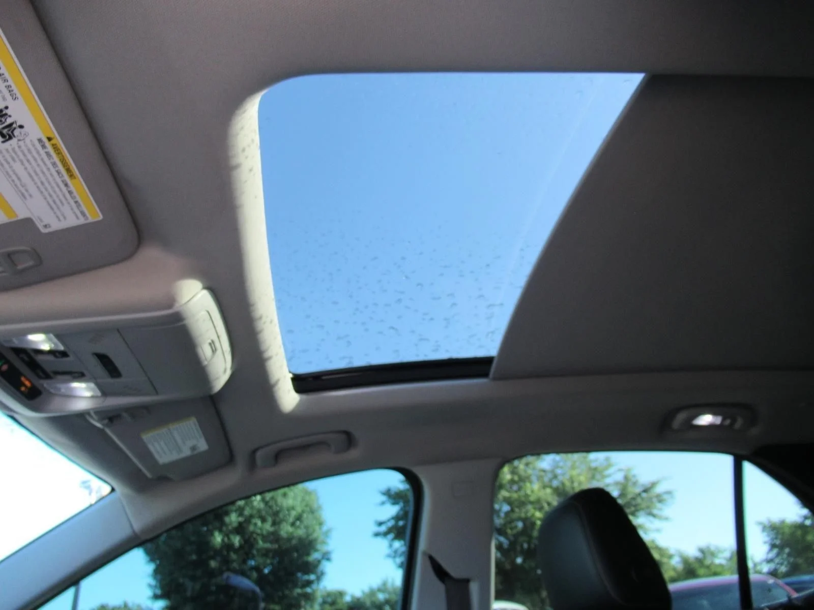 Used 2022 Black Chevrolet Premier image 17