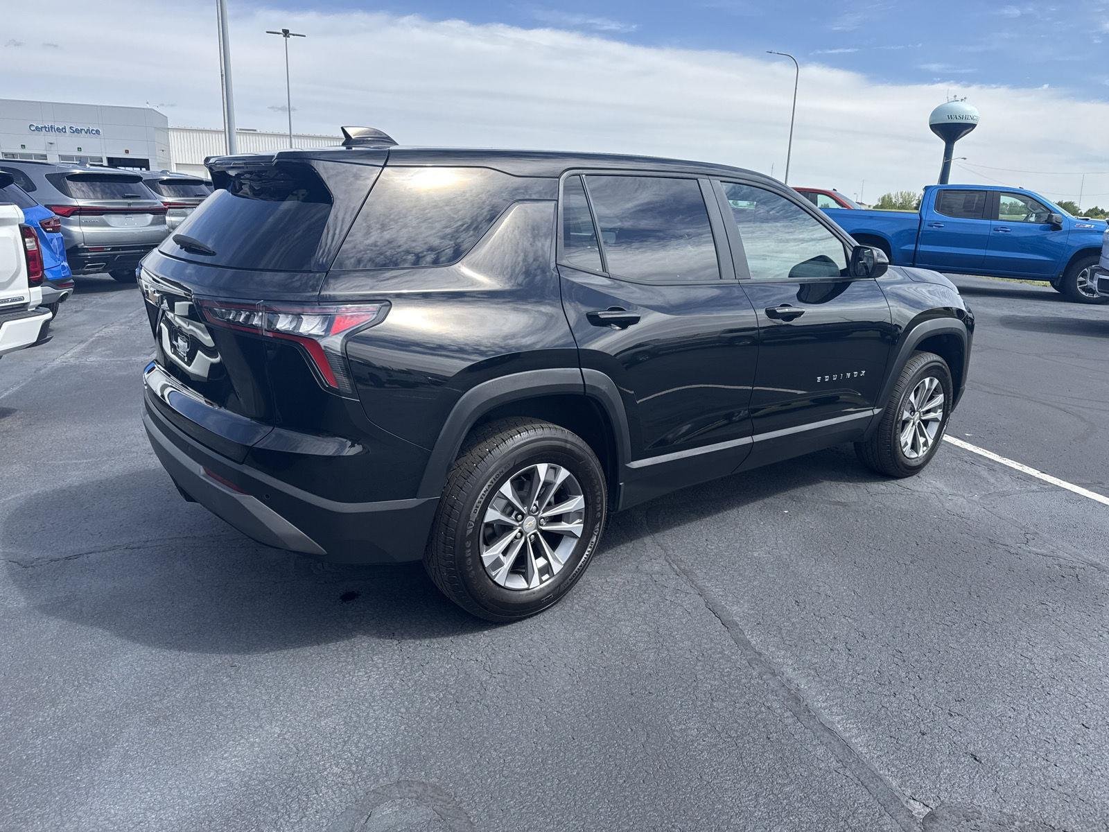 Used 2025 Mosaic Black Metallic Chevrolet LT image 2