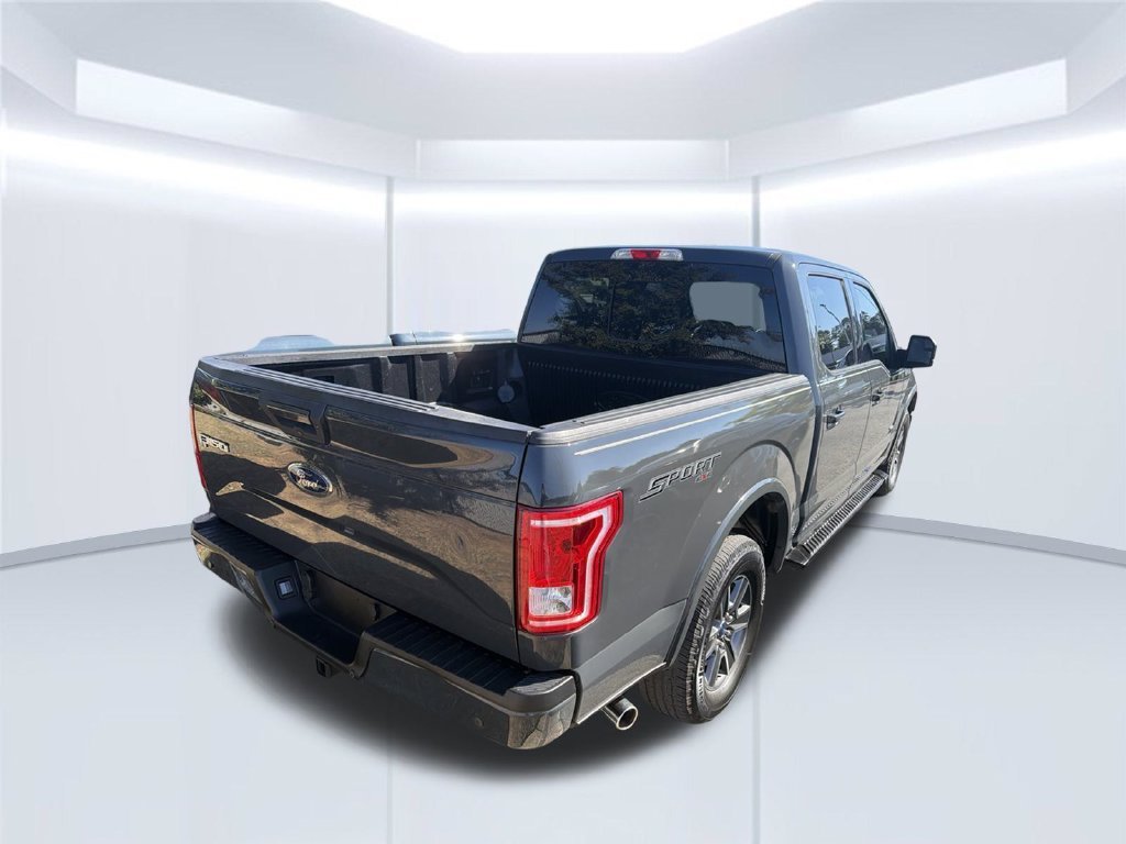 Used 2017 Gray Ford XLT image 3