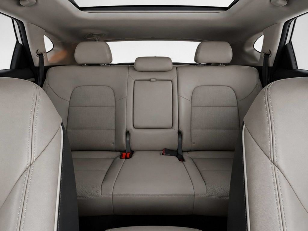 Used 2021 White Hyundai Ultimate image 33