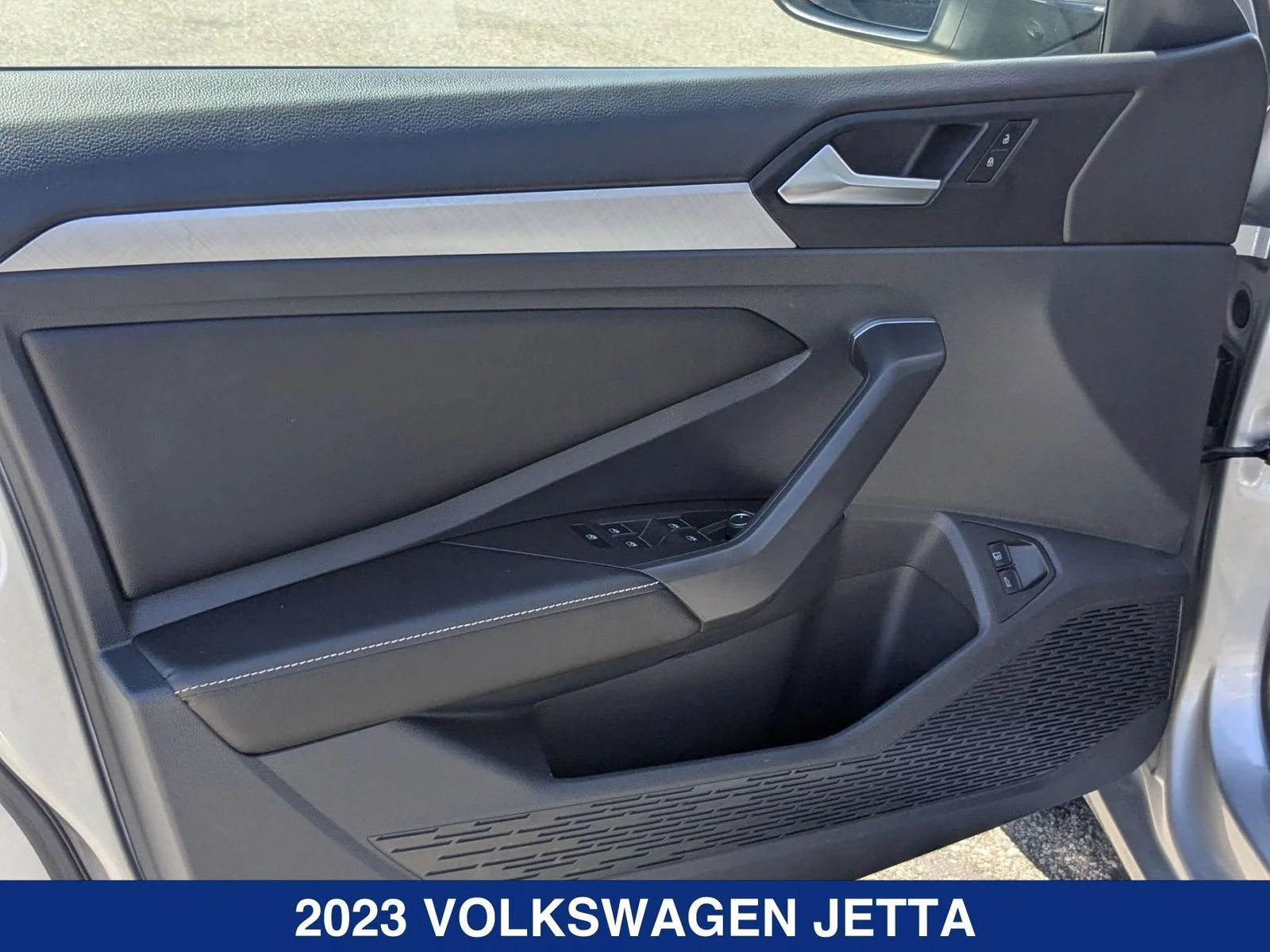 Used 2023 Silver Volkswagen 1.5T SE image 10