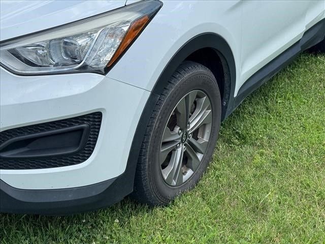 Used 2016 White Hyundai 2.4 Base image 4