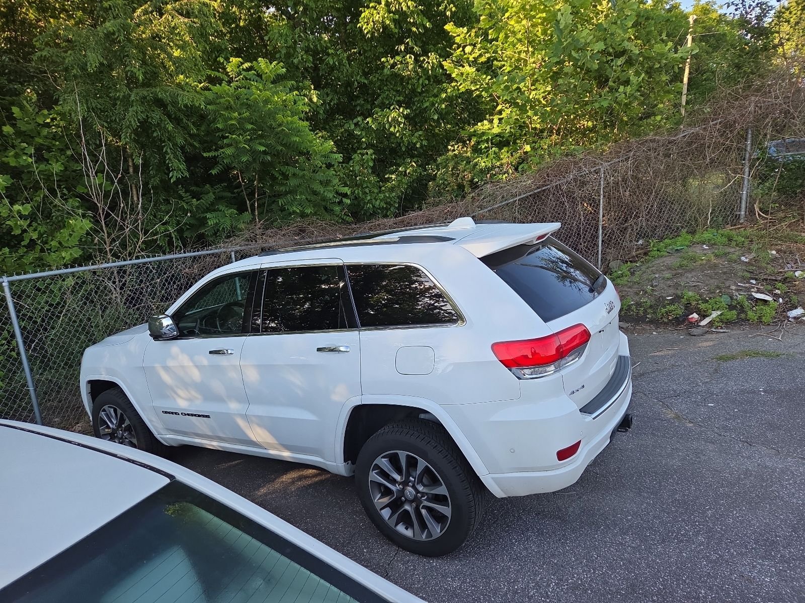 Used 2018 Bright White Clearcoat Jeep Overland image 3