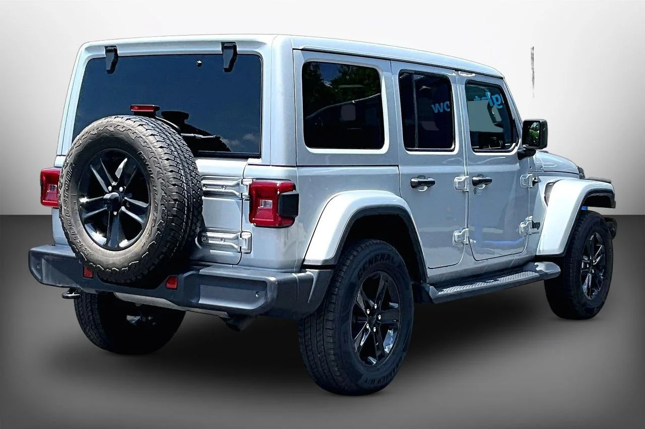 Certified Used 2023 Silver Jeep Sahara image 8