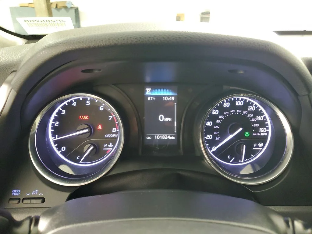 Used 2020 White Toyota LE image 23