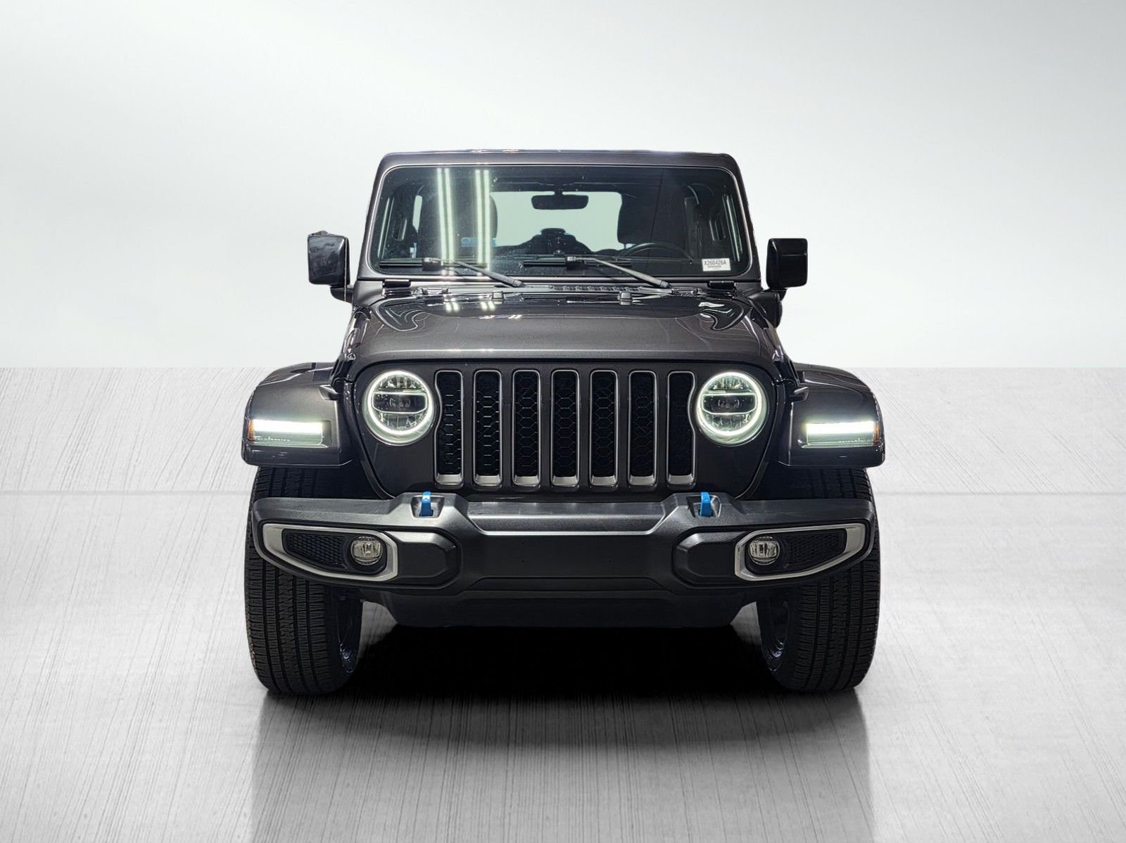 Used 2022 Granite Crystal Metallic Clearcoat Jeep Unlimited Sahara 4xe image 2