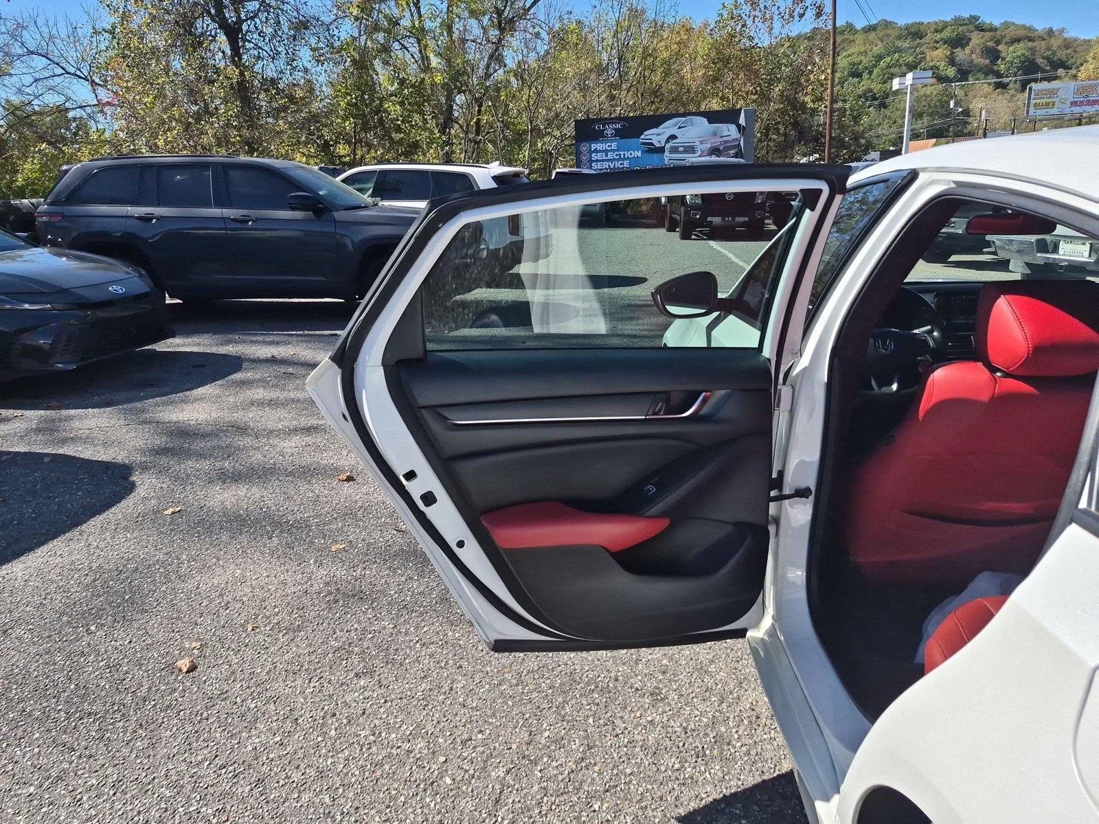 Used 2022 Platinum White Pearl Honda Sport image 31