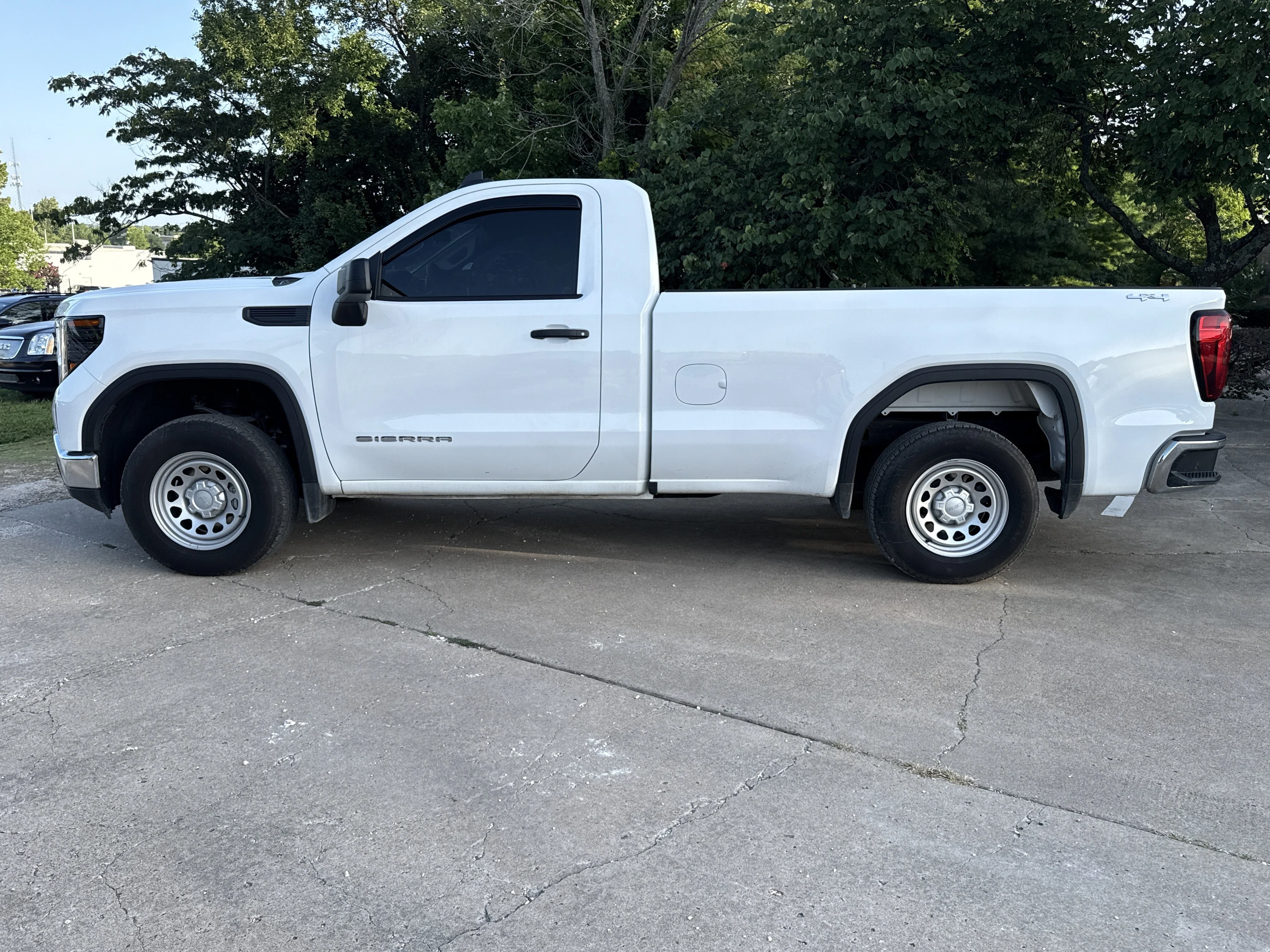 Used 2025 Summit White GMC Pro 4WD image 3