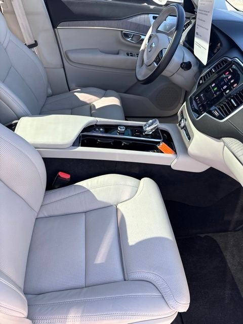 Used 2024 White Volvo Ultimate image 38