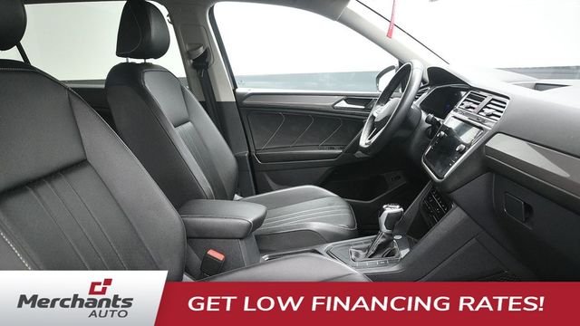 Used 2024 Black Volkswagen 2.0T SE image 16