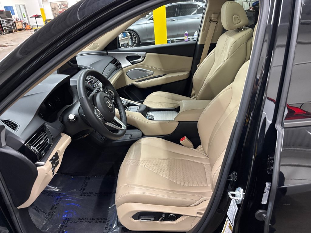 Used 2023 Majestic Black Pearl Acura Technology Package image 10