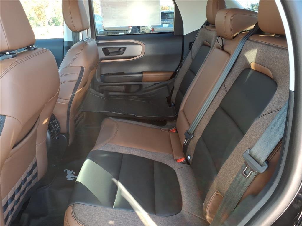 New 2025 Shadow Black Ford Outer Banks® image 21