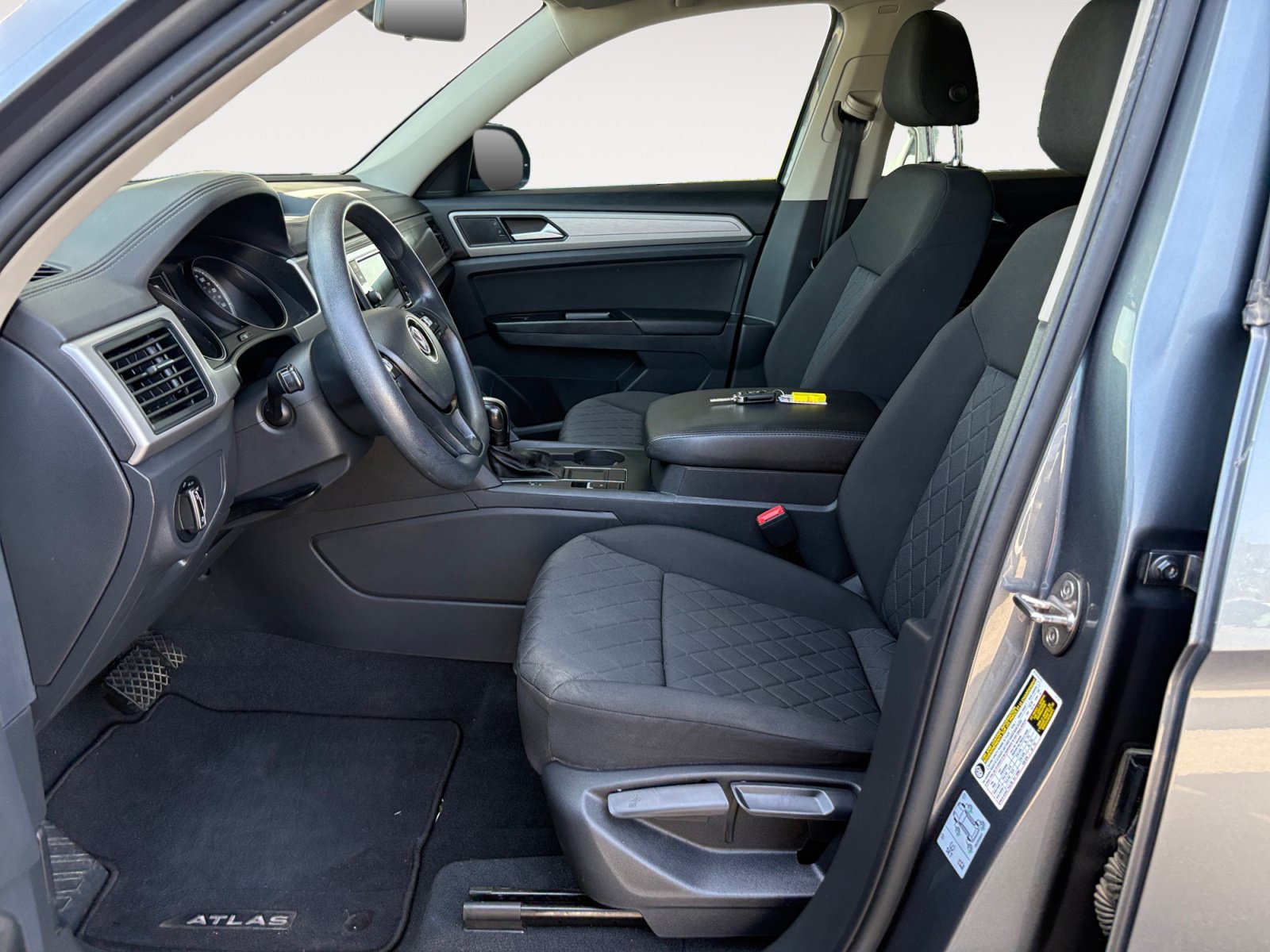 Used 2020 Platinum Gray Metallic Volkswagen 2.0T S image 20