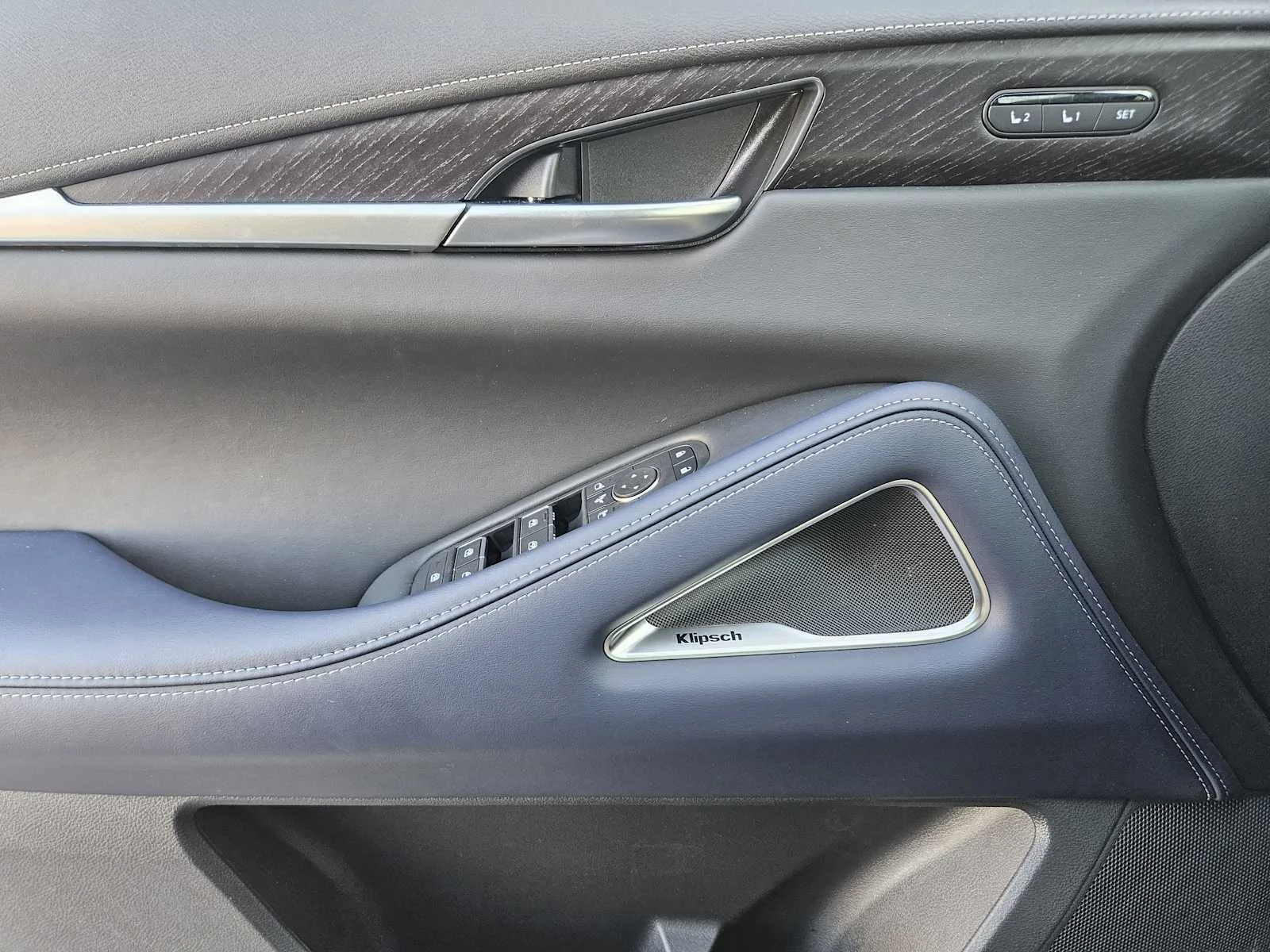 New 2026 GRAPHITE SHADOW INFINITI Sport AWD image 17