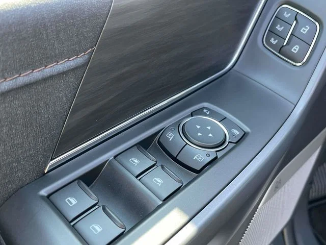 New 2026 Iconic Silver Metallic Ford Lariat image 18
