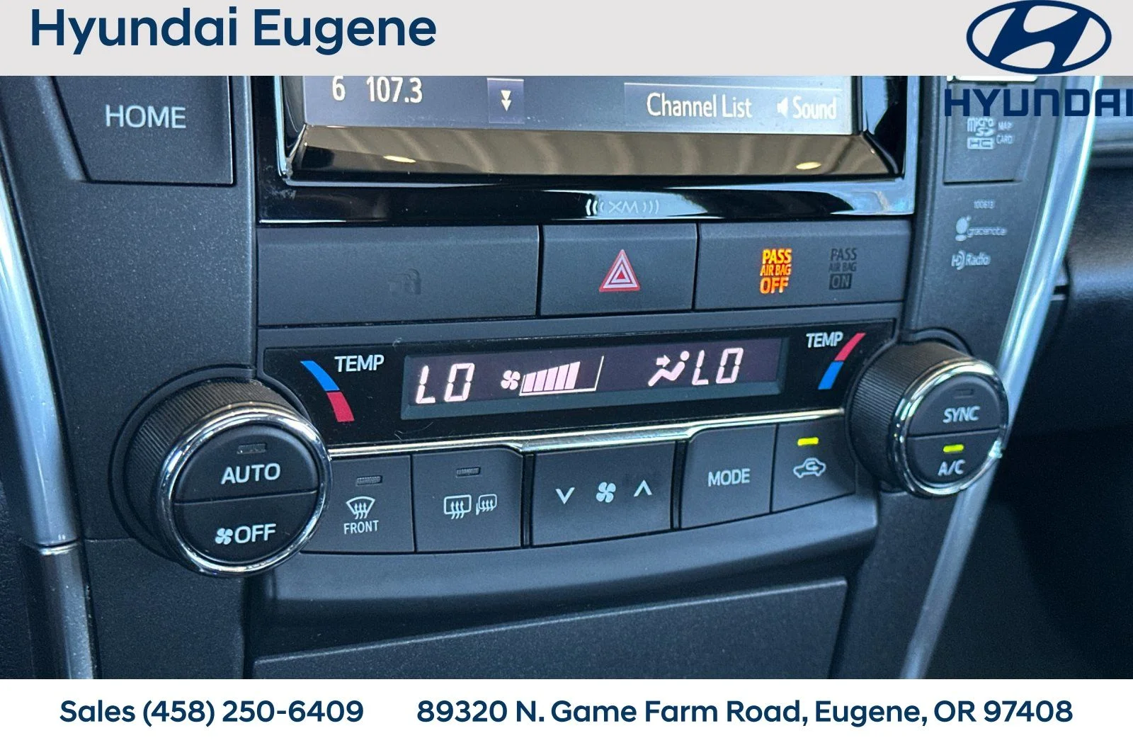 Used 2016 Silver Toyota XLE image 26