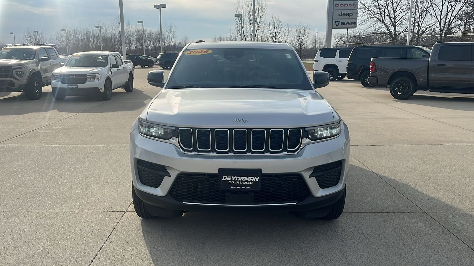 New 2026 Silver Zynith Exterior Paint Jeep Laredo X image 3