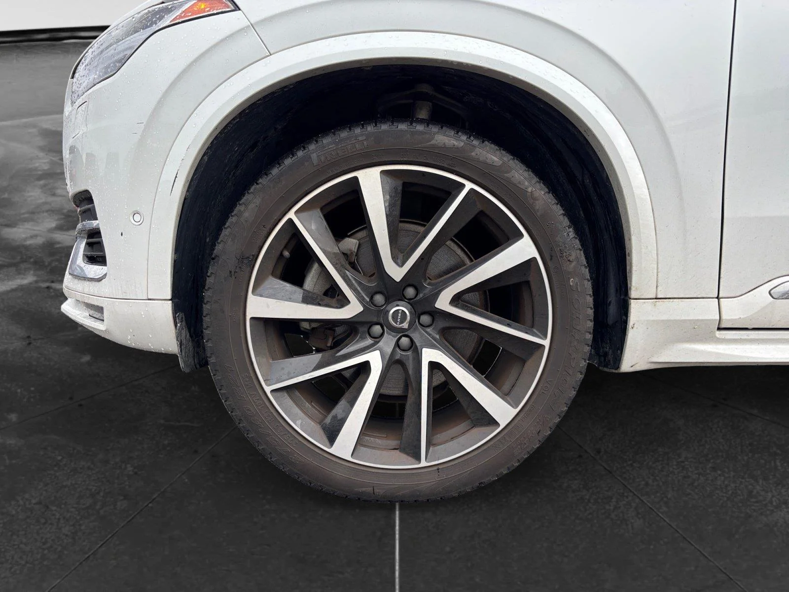 Used 2023 Crystal White Metallic Volvo Plus image 9