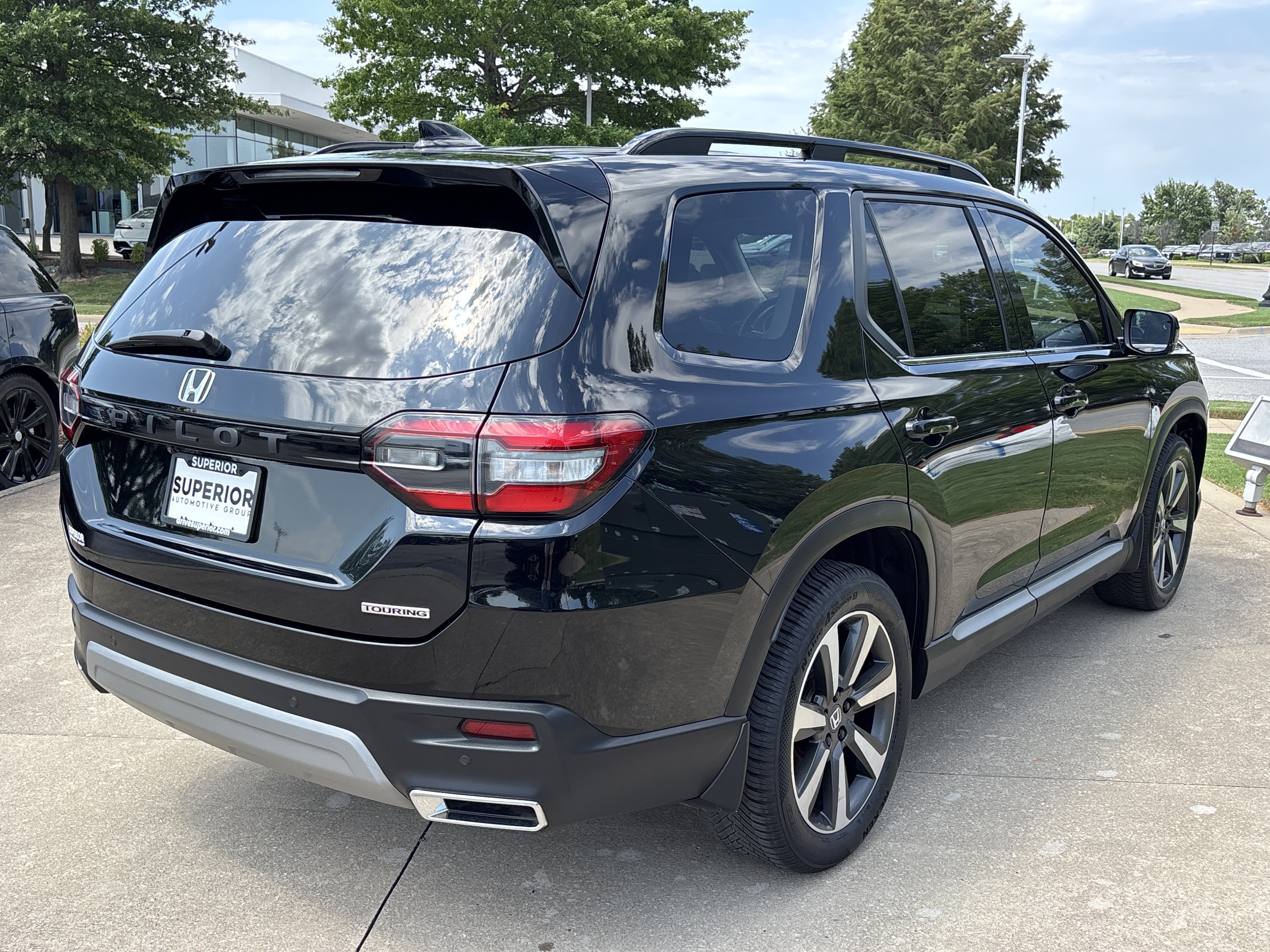 Used 2024 Crystal Black Pearl Honda Touring image 3