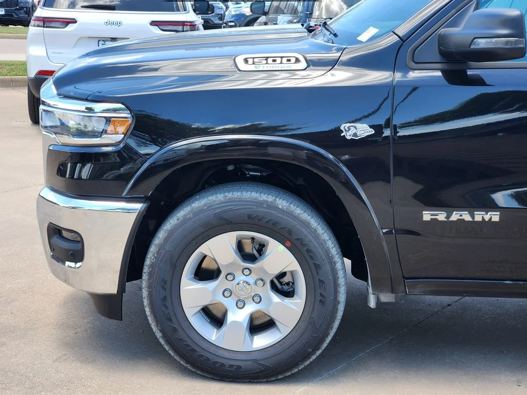 New 2026 Diamond Black Crystal Pearl-Coat Exterior Paint RAM Big Horn/Lone Star image 6