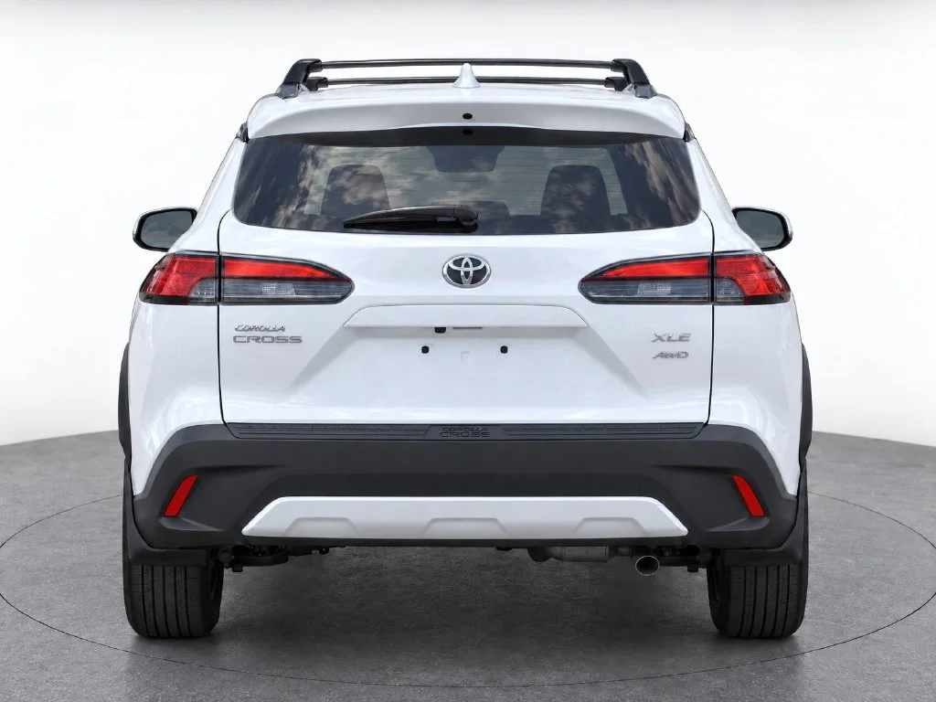 Used 2024 White Toyota XLE image 4