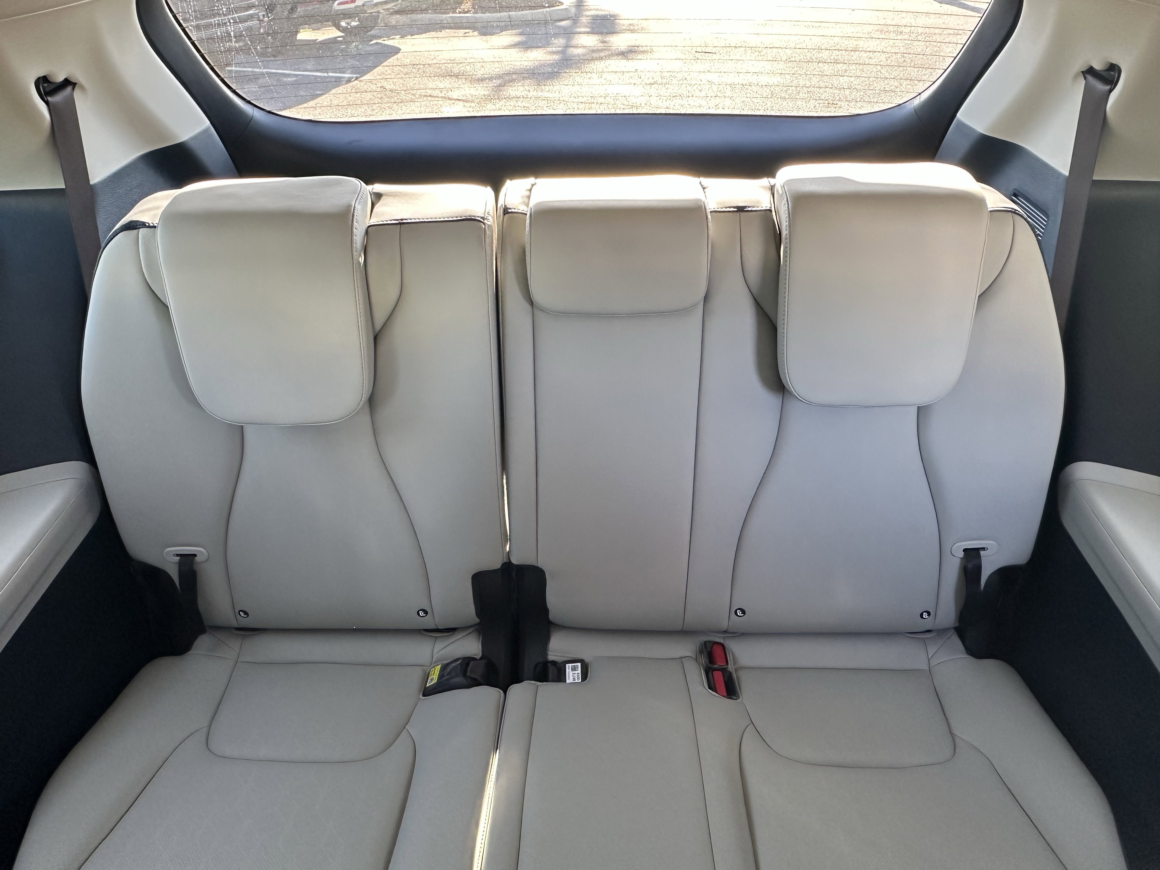New 2026 Snow White Pearl Kia EX image 22