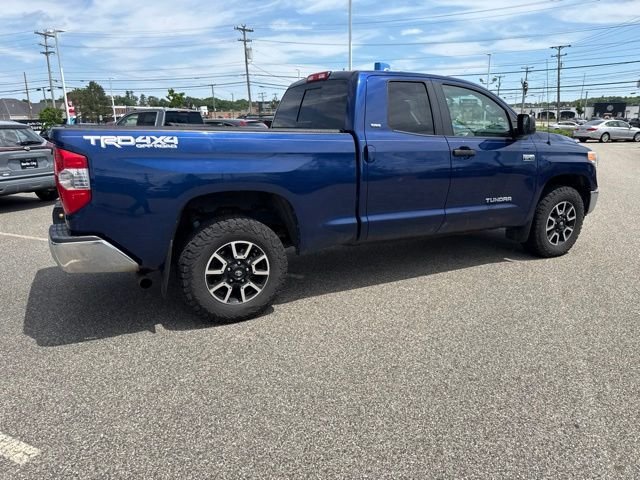 Used 2014 Blue Toyota SR5 image 22