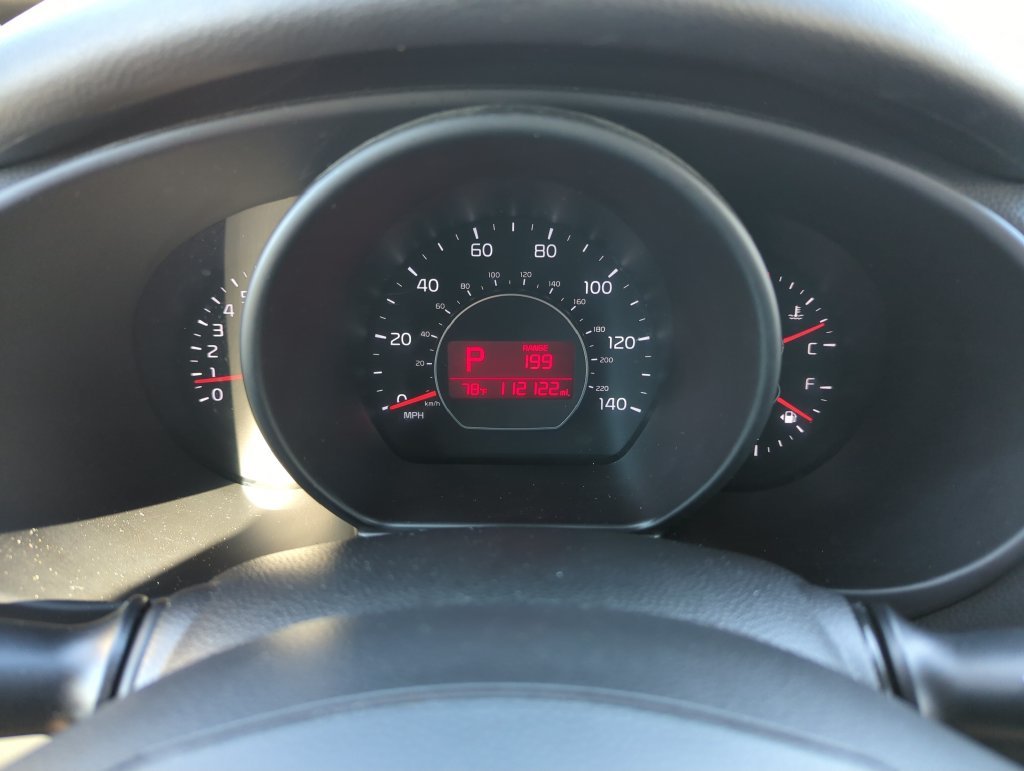 Used 2017 Red Kia Plus image 36