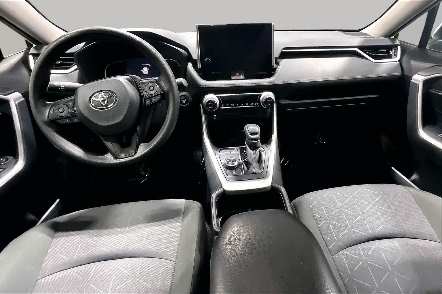 Used 2025 Ice Cap Toyota Hybrid XLE image 16