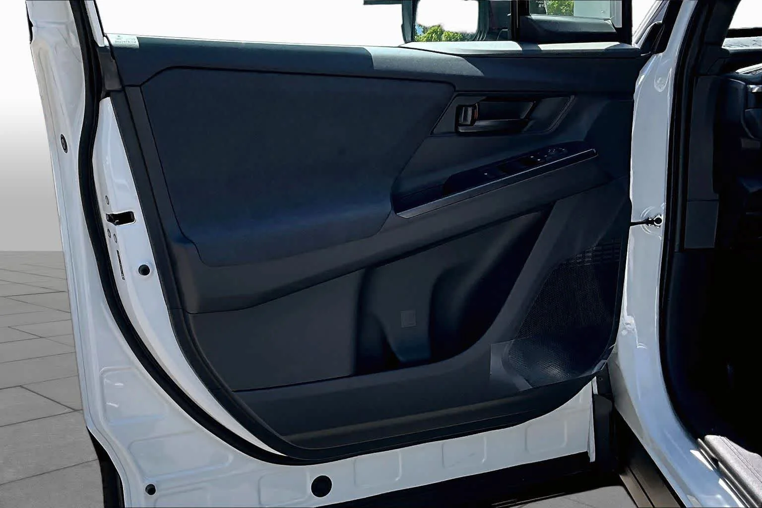 New 2026 Wind Chill Pearl Toyota SE image 10