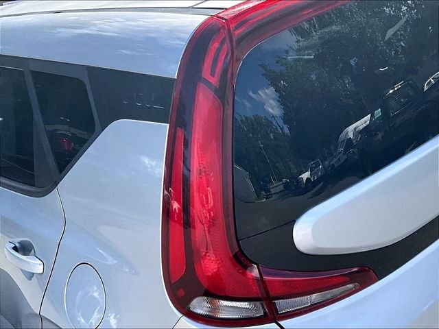 Used 2020 Silver Kia S image 31