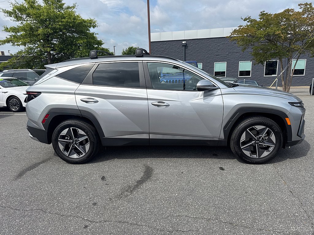 Used 2026 Shimmering Silver Hyundai SEL Premium image 4