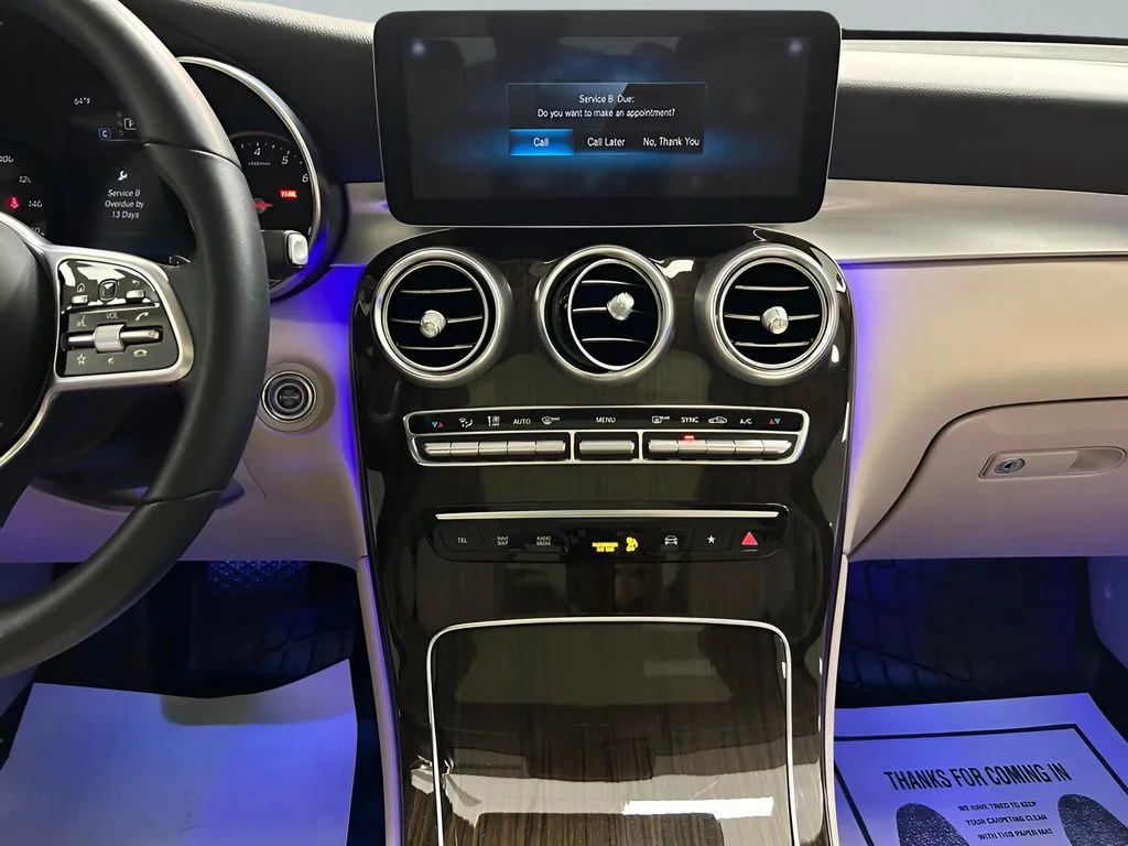 Used 2022 White Mercedes-Benz GLC 300 image 20