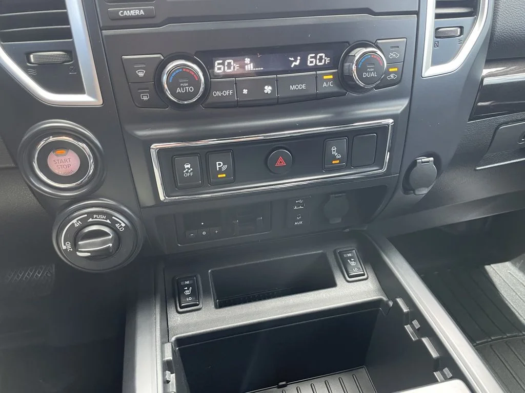 Used 2018 Magnetic Black Nissan SL image 22