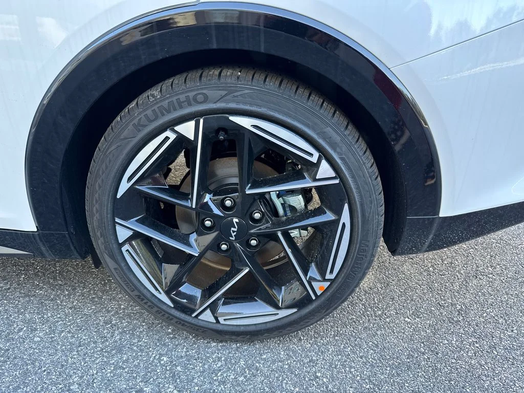 New 2025 White Kia GT-Line image 19