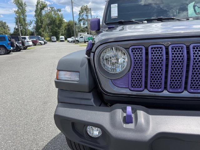 Used 2026 Crystal Metallic Jeep Sport S image 8