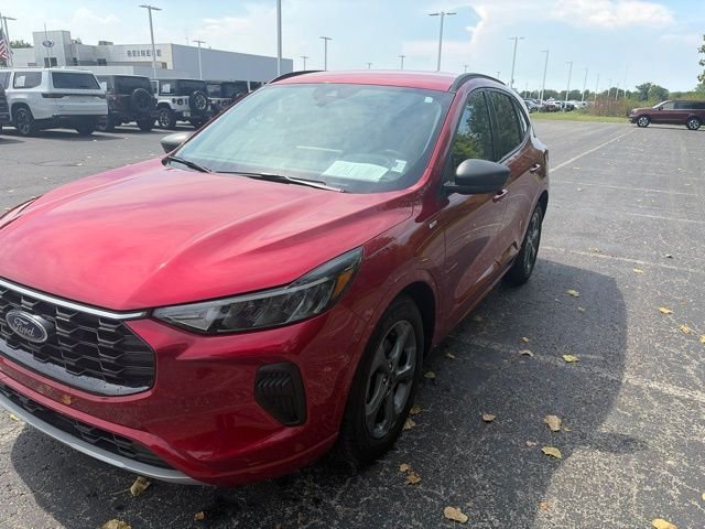 Used 2023 Rapid Red Metallic Tinted Clearcoat Ford ST-Line image 5