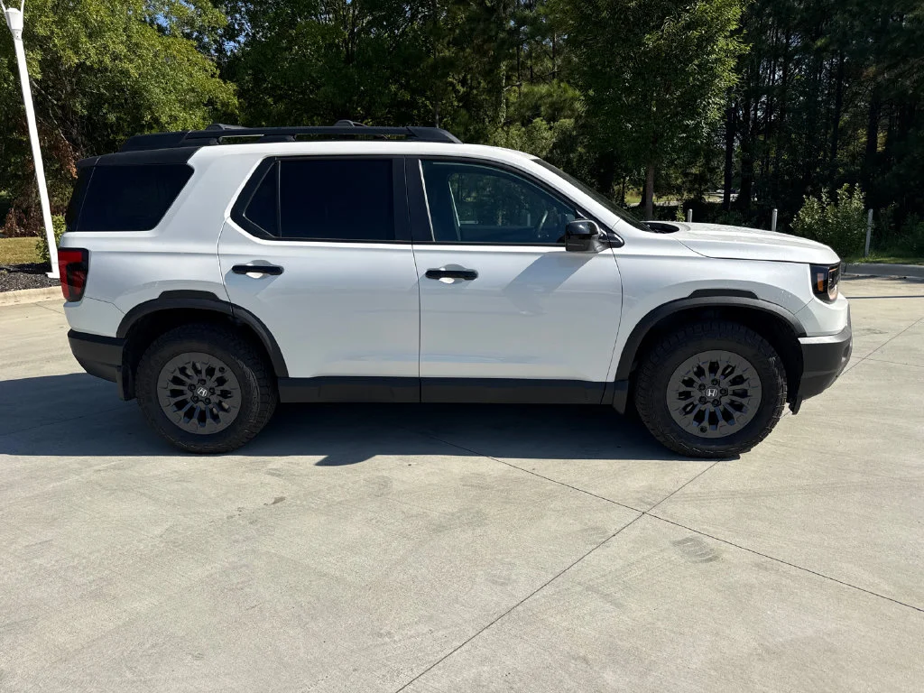 Certified Used 2026 Platinum White Pearl Honda TrailSport image 10