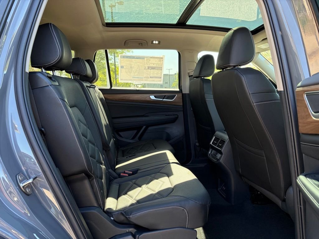 New 2026 Pure Gray Volkswagen 2.0T SE W/TECHNOLOGY image 17
