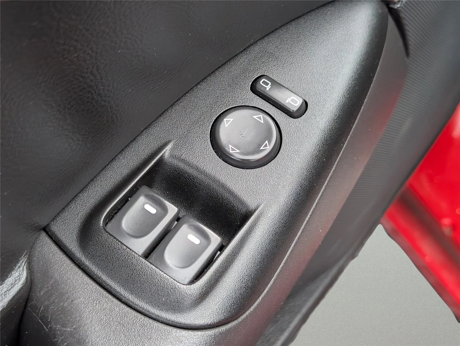 Used 2009 VICTORY RED Chevrolet w/1LT image 13