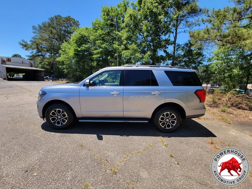 Used 2023 Silver Ford XLT image 2
