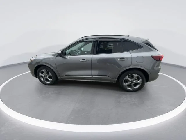 Used 2023 Gray Ford ST-Line image 5