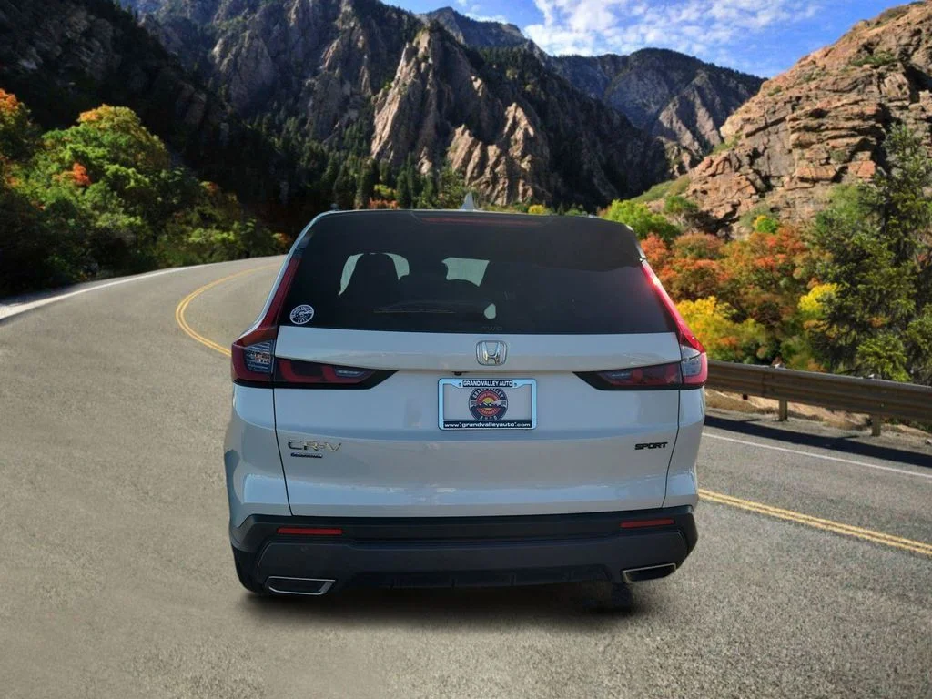 Used 2025 White Honda Sport image 4