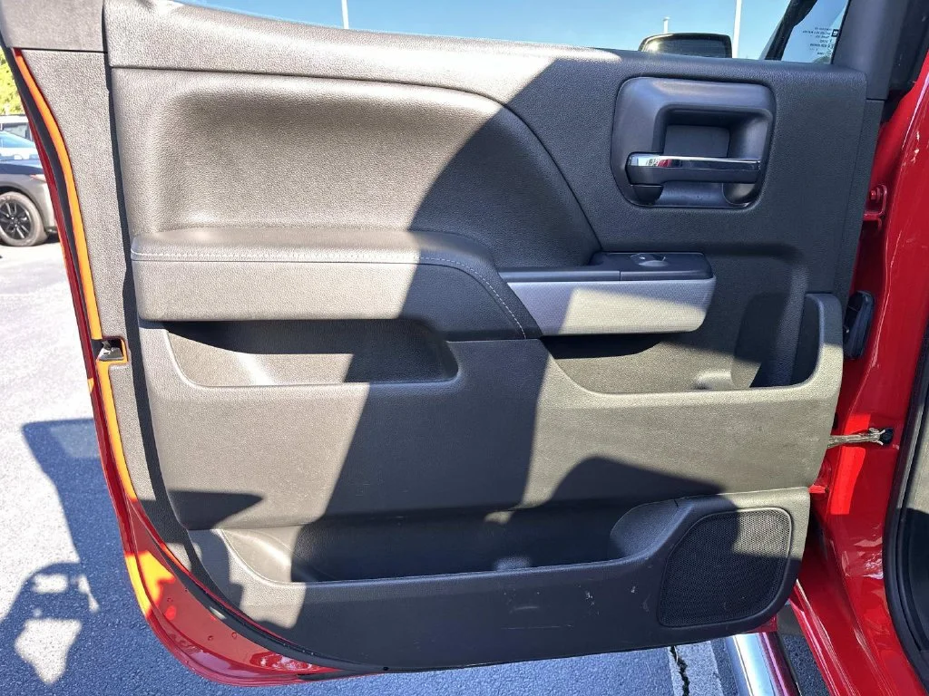 Used 2016 Red Chevrolet LT image 13