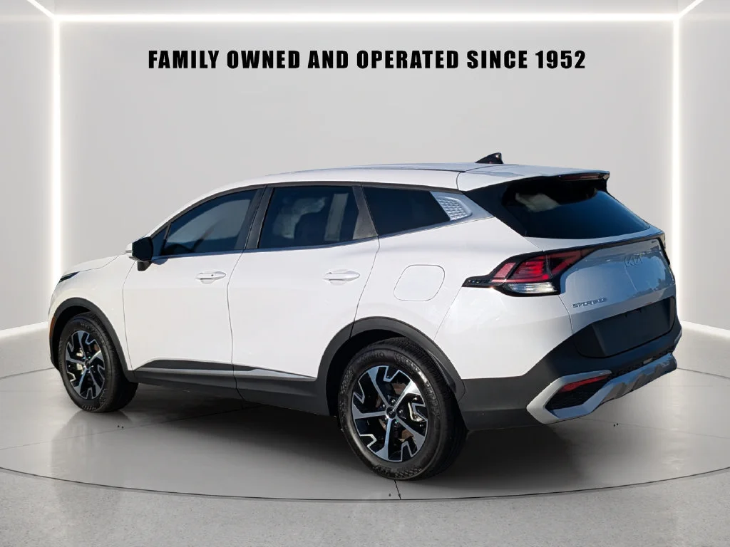 Used 2025 White Kia EX image 4