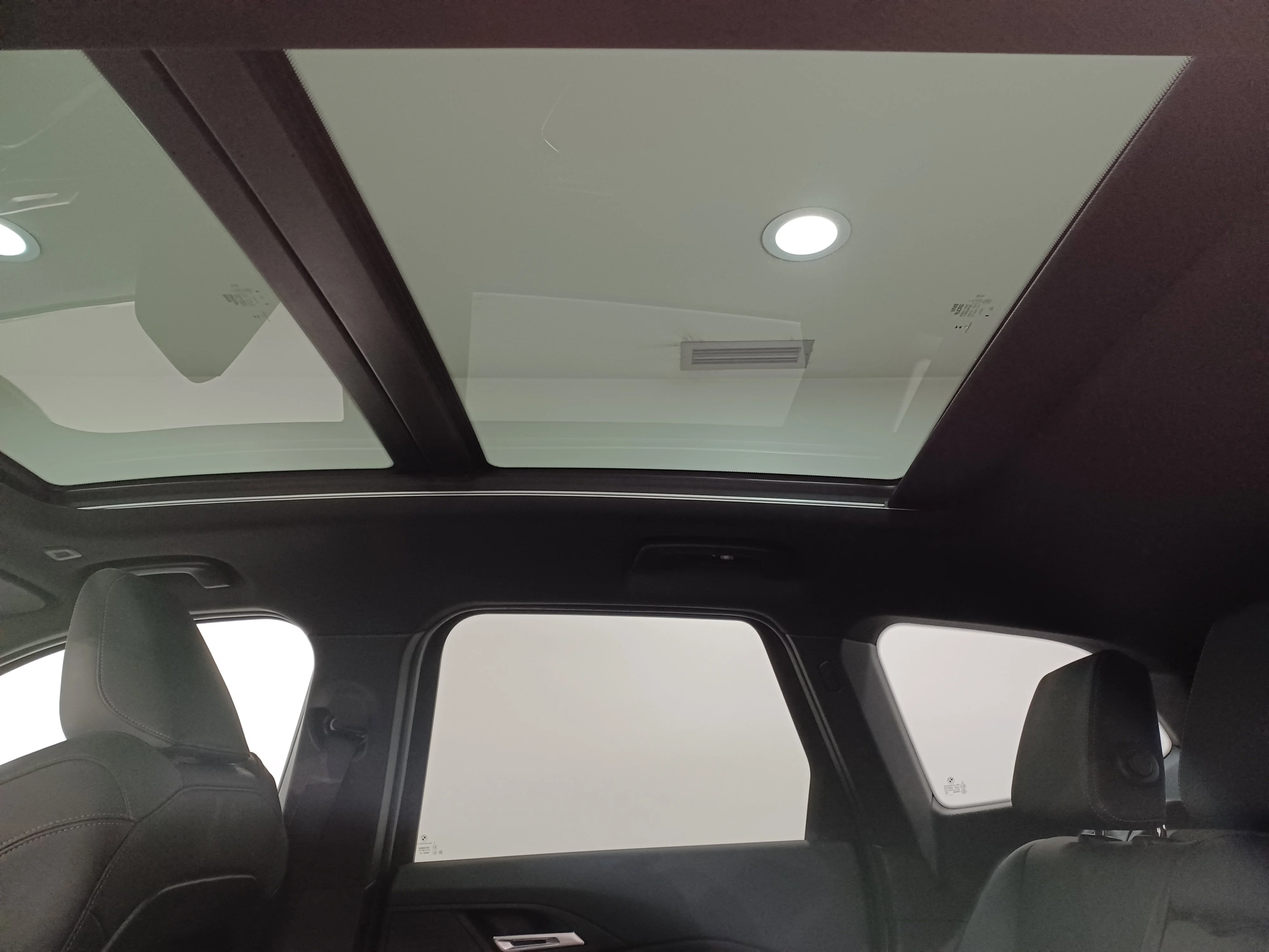 Certified Used 2023 Mineral White Metallic BMW xDrive28i*Nav | Htd Steering Wheel | Pano Roof | Htd Leather | Lane Keep Assist | Rain Sense Wipers image 13