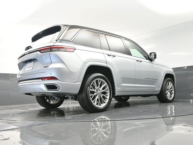 Used 2023 Silver Jeep Summit image 38