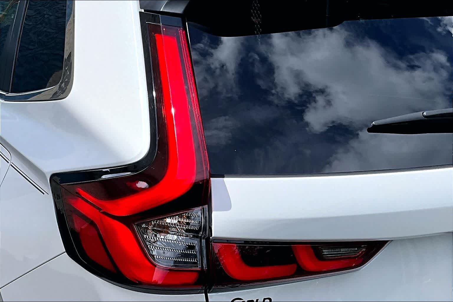 Used 2023 Platinum White Pearl Honda Sport image 29